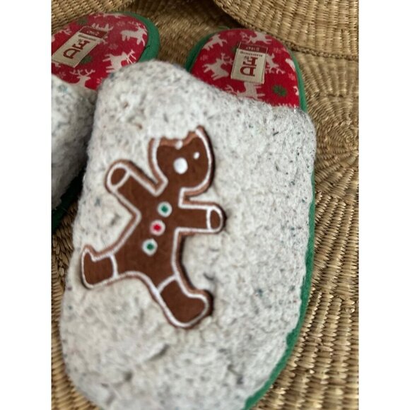 Deerfoam Official Cookie Tested size medium slippers - Picture 2 of 9